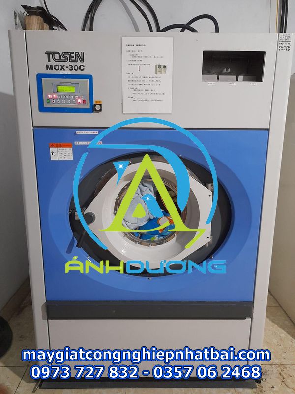 Máy giặt công nghiệp Tosen 30kg Mox-30c tại nhà khách hàng
